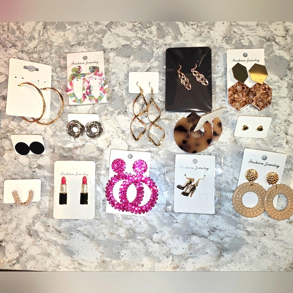 Mystery Earring Bundle! The More You Bid, The More You Get! - Picture 5 of 17